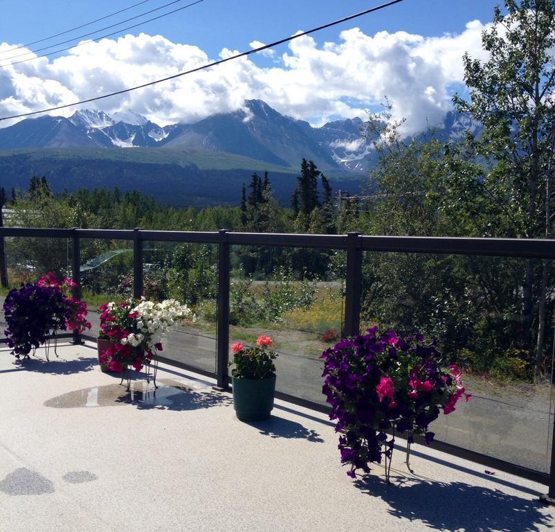 Parkside Inn Haines Junction Exteriér fotografie