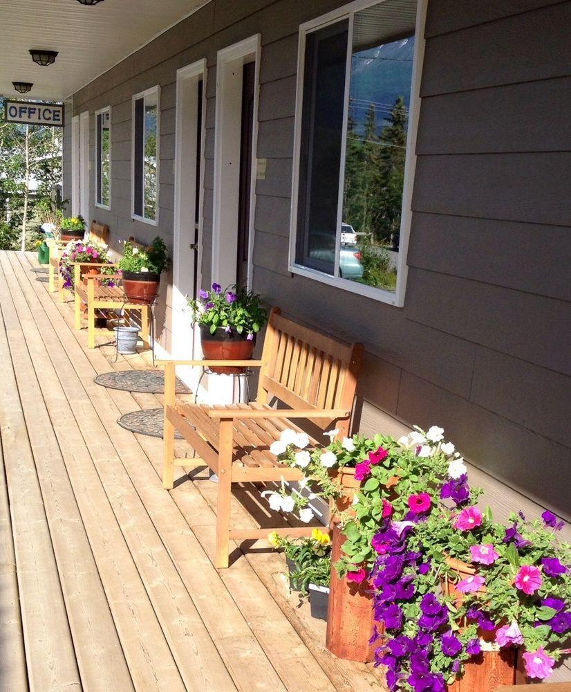 Parkside Inn Haines Junction Exteriér fotografie