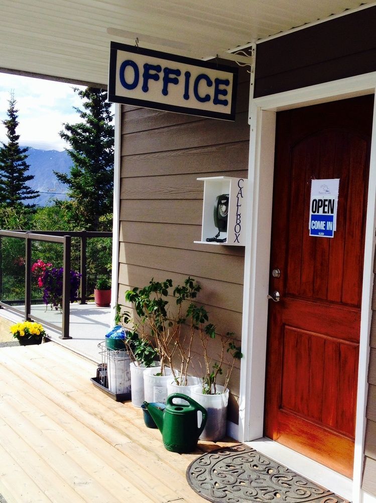 Parkside Inn Haines Junction Exteriér fotografie